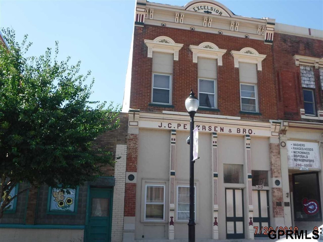Primary Photo - 313 Main St