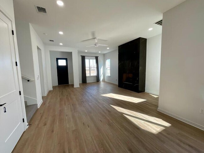 Foto del edificio - 12106 Savannah Ave