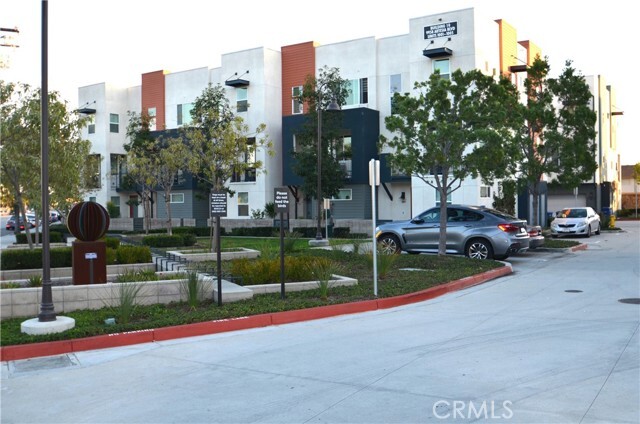 Foto del edificio - 9956 Artesia Blvd