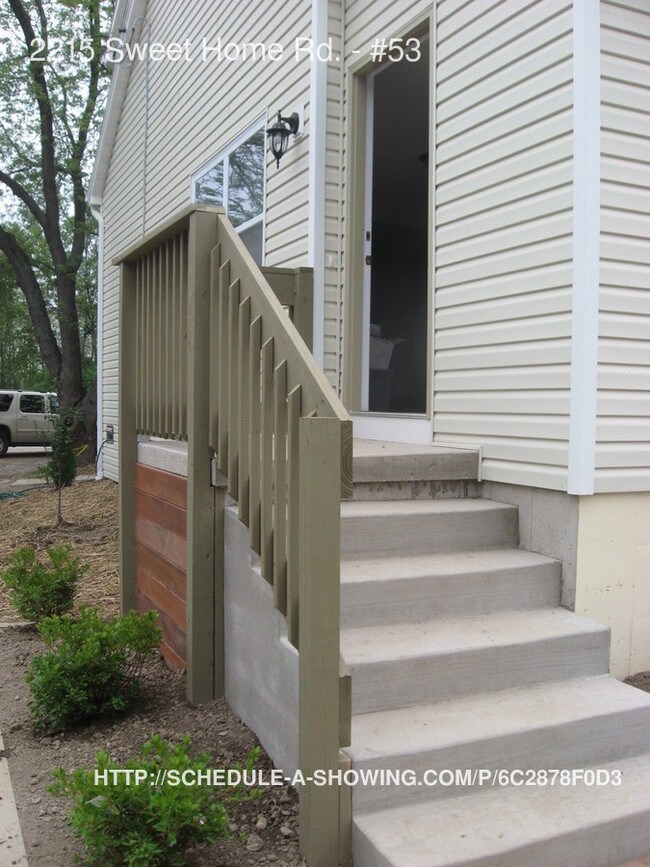 Building Photo - 2215 Sweet Home Rd