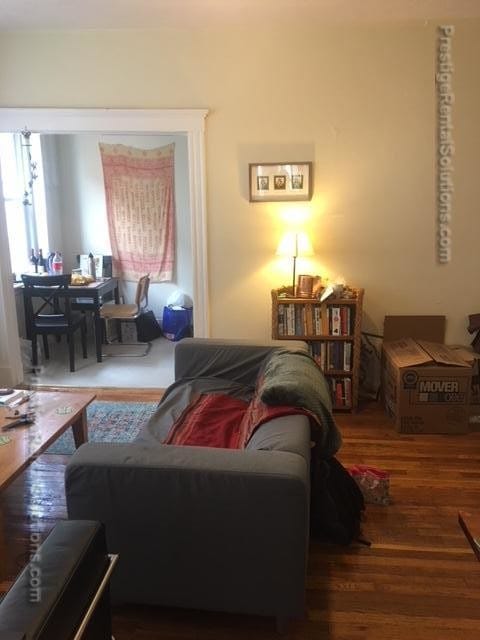 Primary Photo - 232 Kelton St