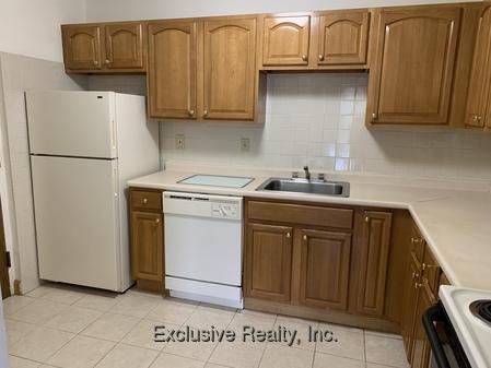 Building Photo - 1 bedroom in NEWTON MA 02466