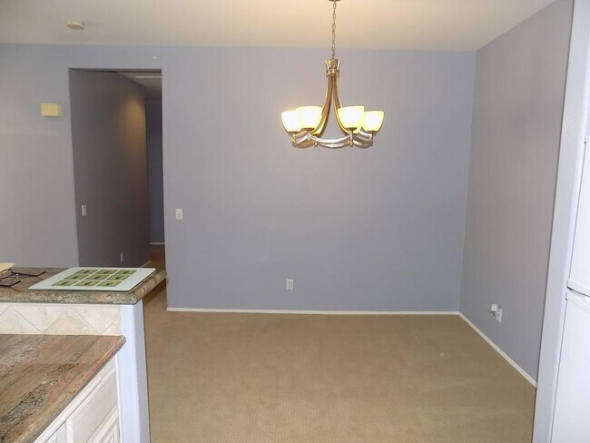 Foto del edificio - Beautiful Rancho San Diego Condo In Reming...