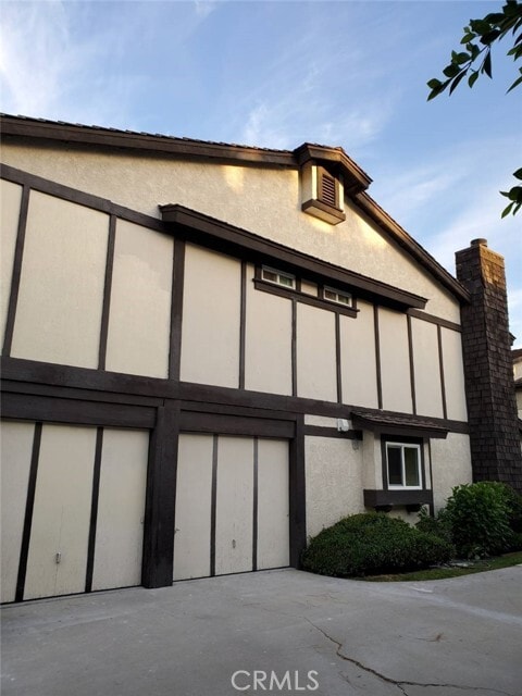 Building Photo - 423 E Duarte Rd