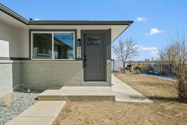 Building Photo - Updated 4BD, 2BA in Berkley with Off-Street Parking Spot