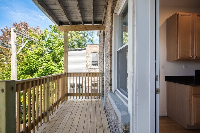 Foto del edificio - 1938 W Lawrence Ave