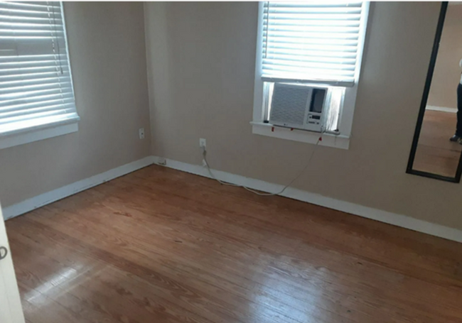 Building Photo - 1 BEDROOM WALKING DISTANCE TO THE HEART OF...