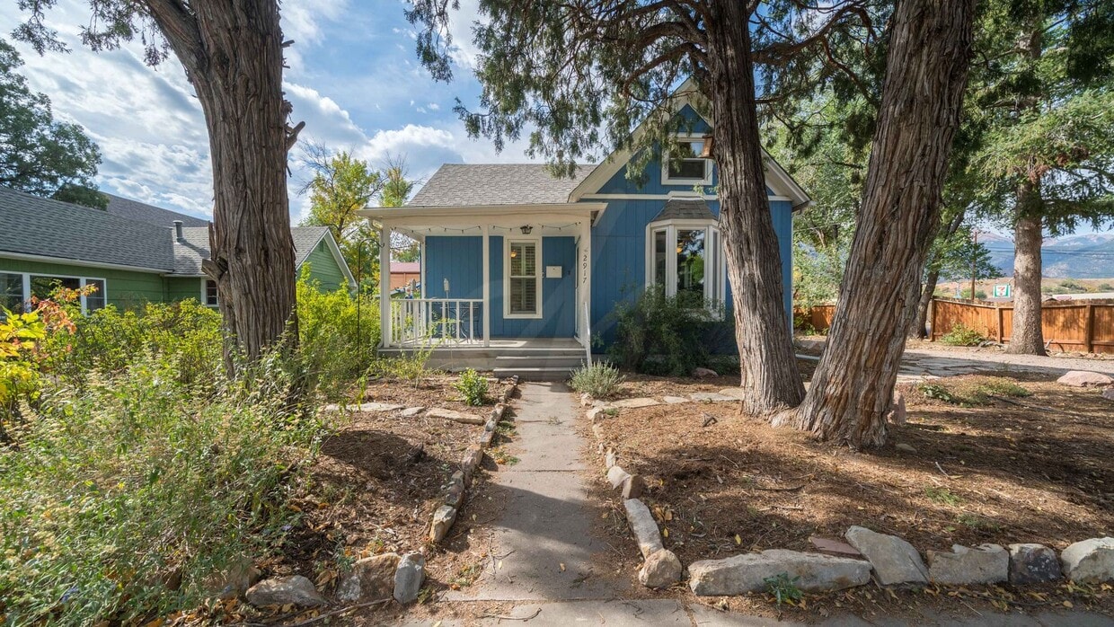 Primary Photo - Unique Gem in Old Colorado City