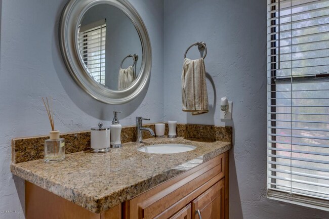 Foto del edificio - 8813 S 48th St