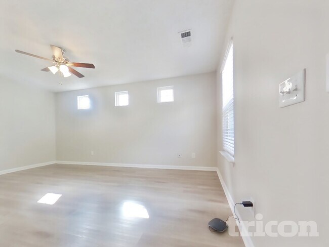 Foto del edificio - 220 Oak Grove Way