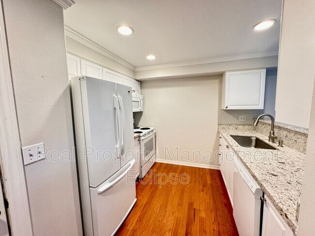 Foto del edificio - 18621 Blueberry Ln