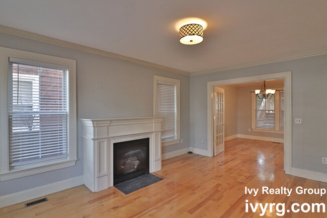 Building Photo - 358 Dorchester St