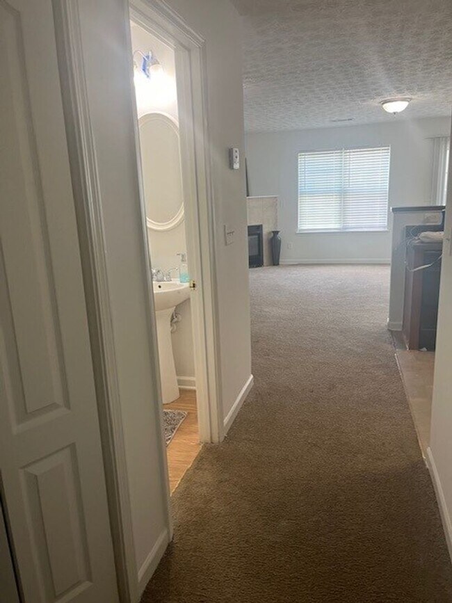 Foto del edificio - 687 Georgetown Ct