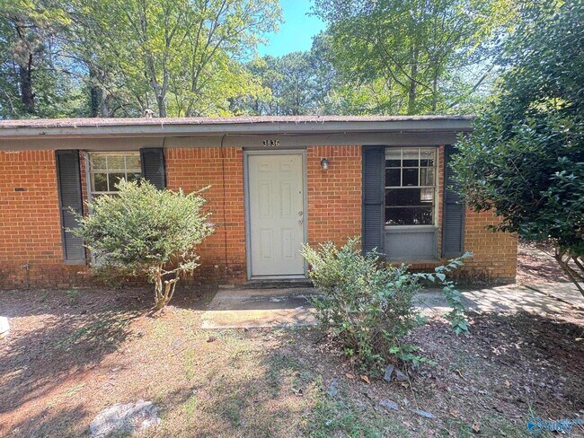 Foto del edificio - 3836 Melody Rd NE