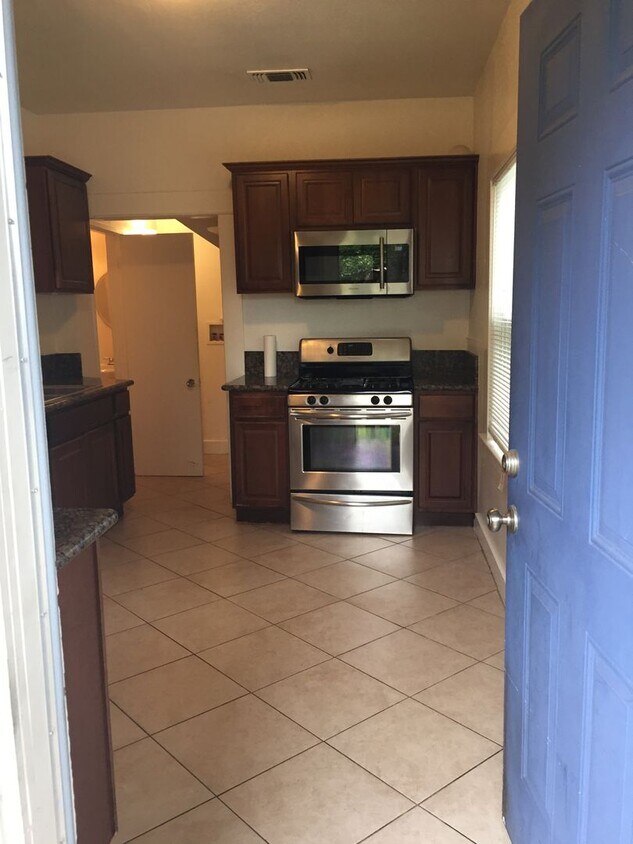 120 N Grant St, Roseville, CA 95678 - House Rental in Roseville 