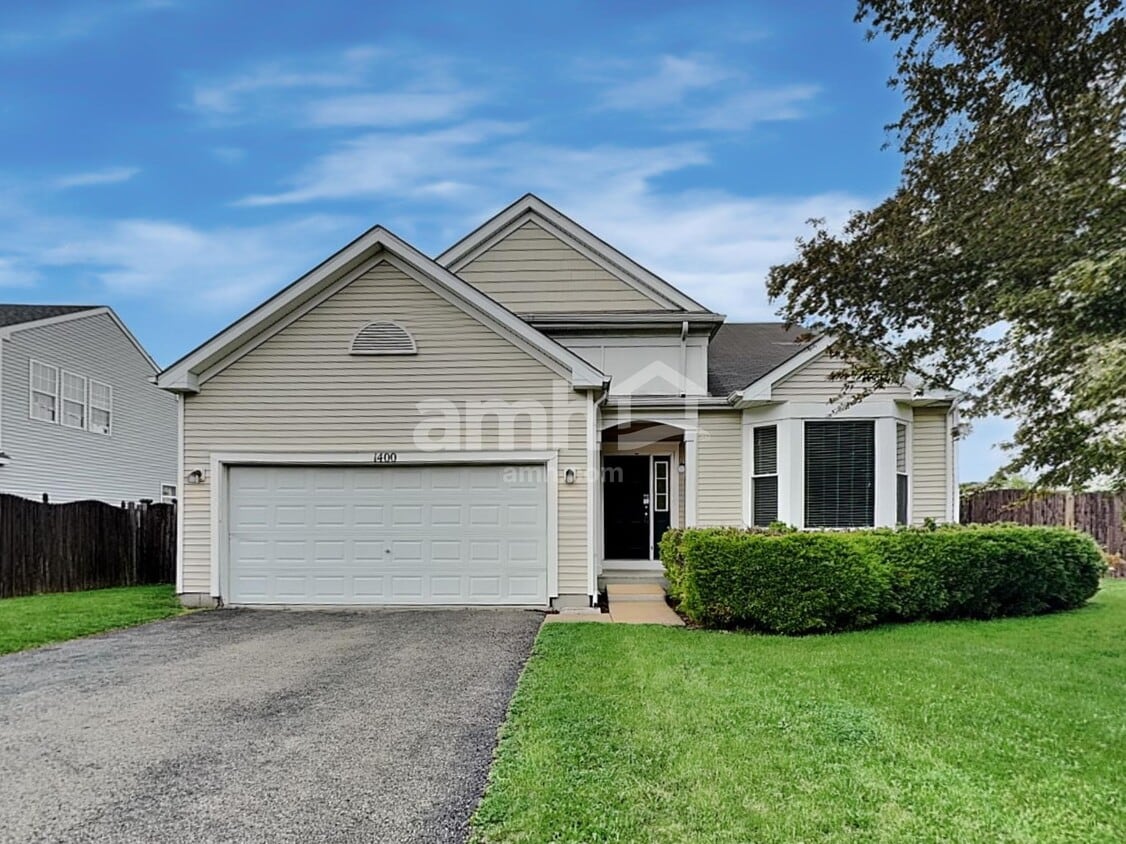 Foto principal - 1400 Bridgehampton Dr