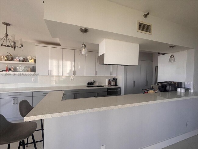 Building Photo - 19355 Turnberry Way