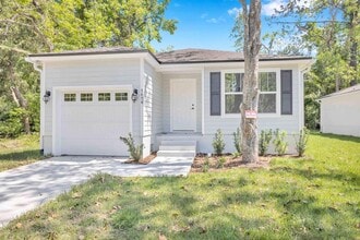 Building Photo - 5454 Amazon Ave