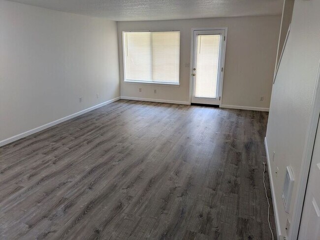 Building Photo - 17979 SW 115th Ave