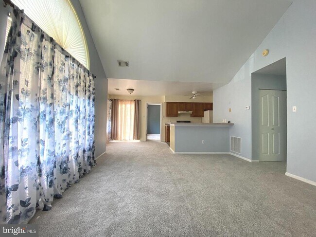 Foto del edificio - 210 Foxmeadow Dr