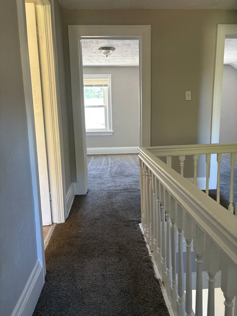 3672 E 118th St Cleveland, OH 44105 – photo 4