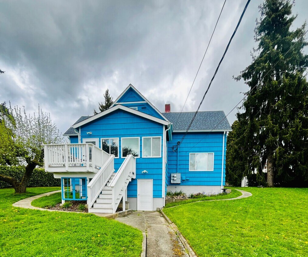 19101 3rd Ave Unit 201, Poulsbo, WA 98370 Condo for Rent in Poulsbo