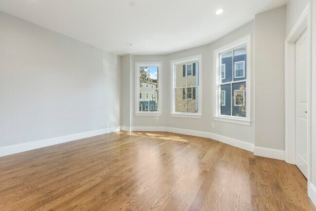 Building Photo - 15 Cordis St