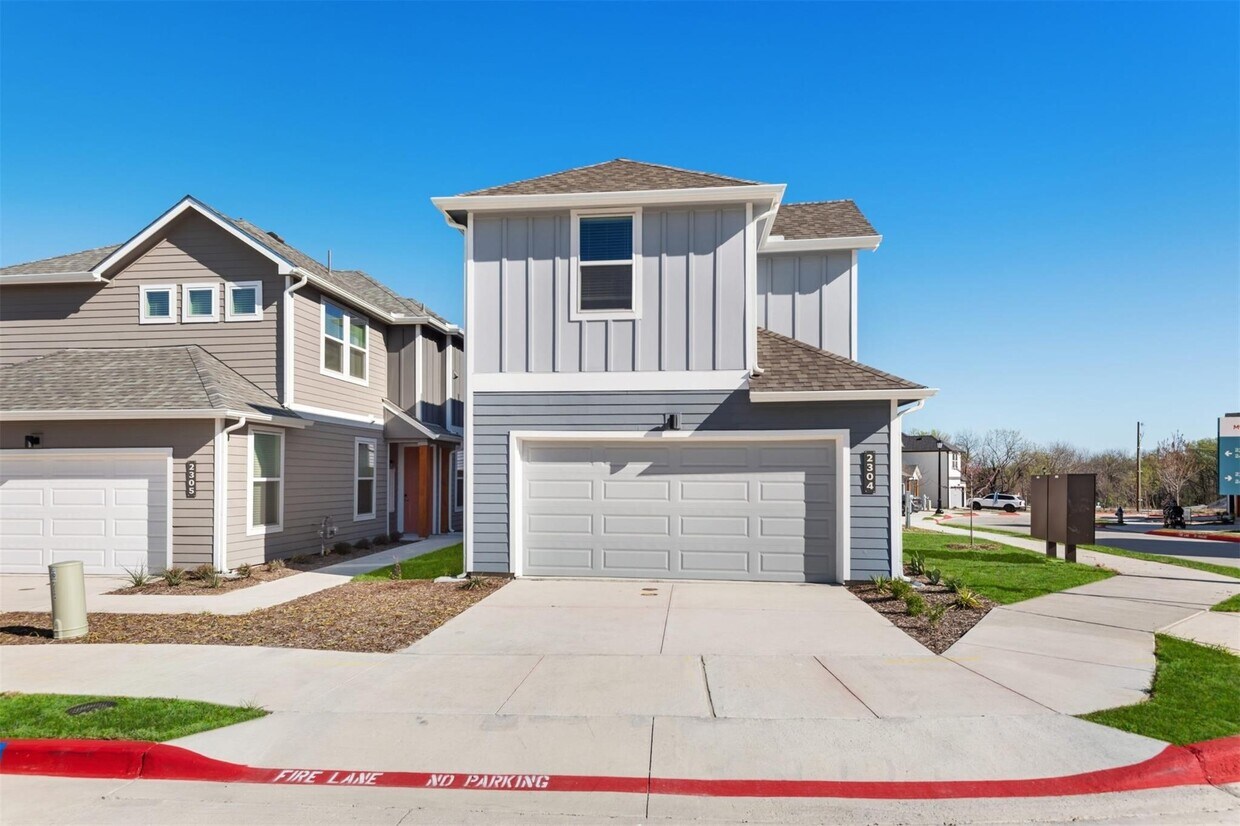 Foto principal - 3901 James Pitts Dr