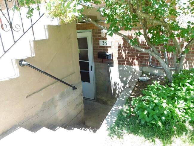Building Photo - TWO BLOCKS FROM CMU!