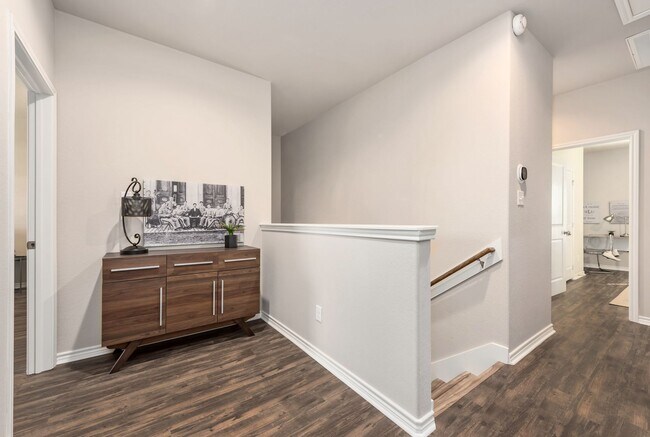 Foto del edificio - 4/4.5 in Pershing Pointe Townhomes! Availa...