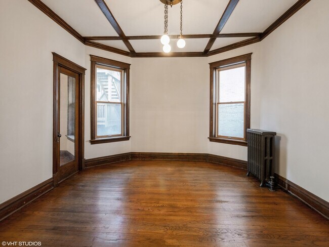 Building Photo - 2053 W Irving Park Rd
