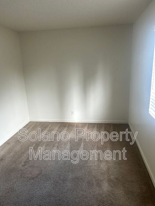 Building Photo - 1955 Grande Cir