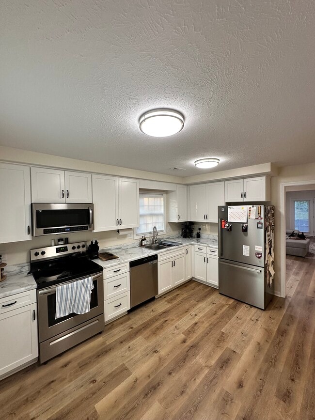 Kitchen - 1641 York Dr