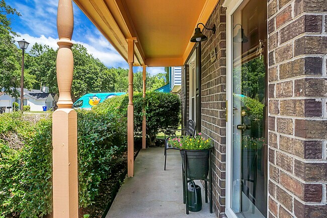 Foto del edificio - 2483 Realm St