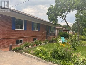 Building Photo - 309 Queen Mary Dr