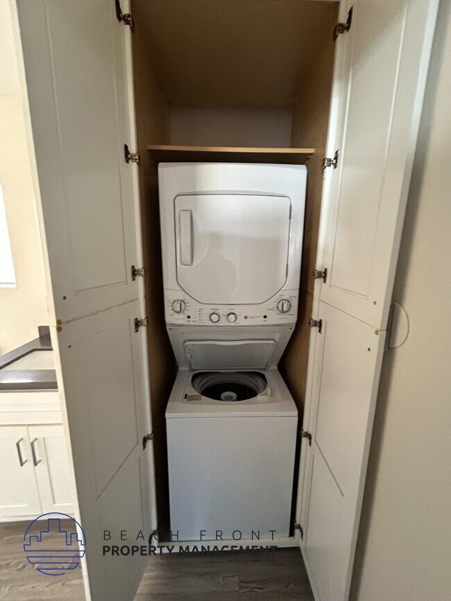 Foto del edificio - 12617 Eucalyptus Ave