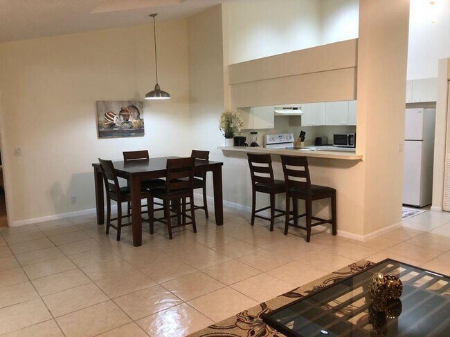 Foto del edificio - 13825 Yarmouth Dr