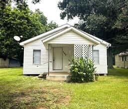 Building Photo - 300 N Kinney Ave
