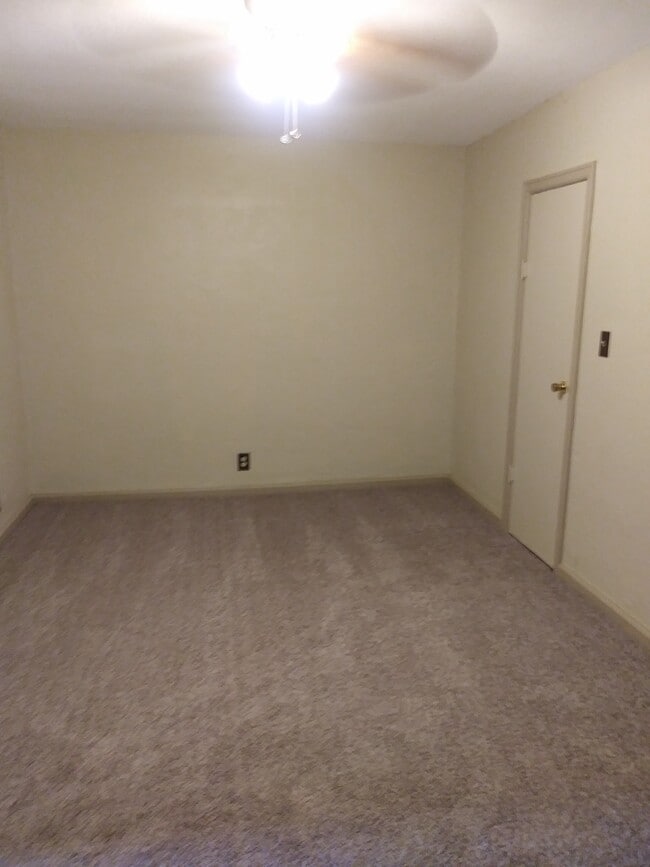 Bedroom - 13100 Holiday Rd