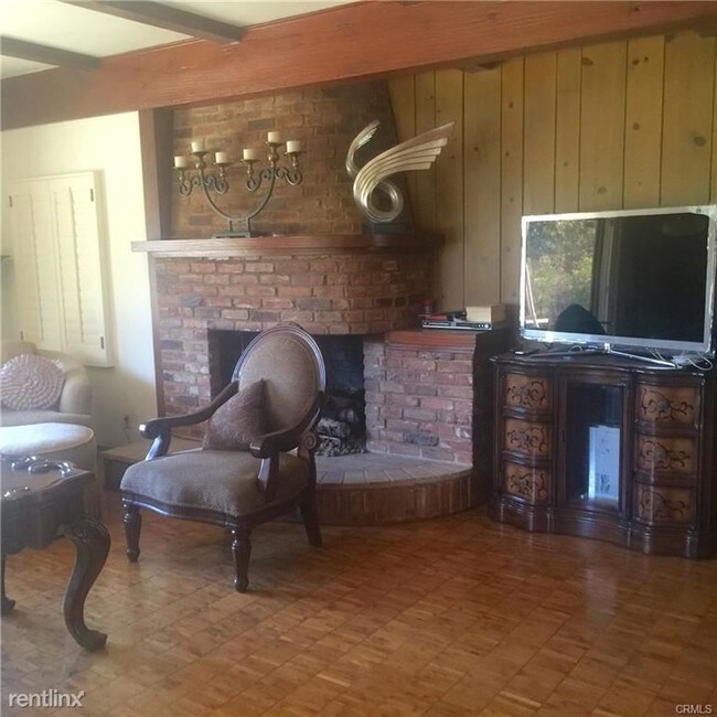 Building Photo - 28 Dovetail Ln