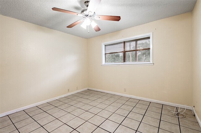 Foto del edificio - 120 McAdams Ln