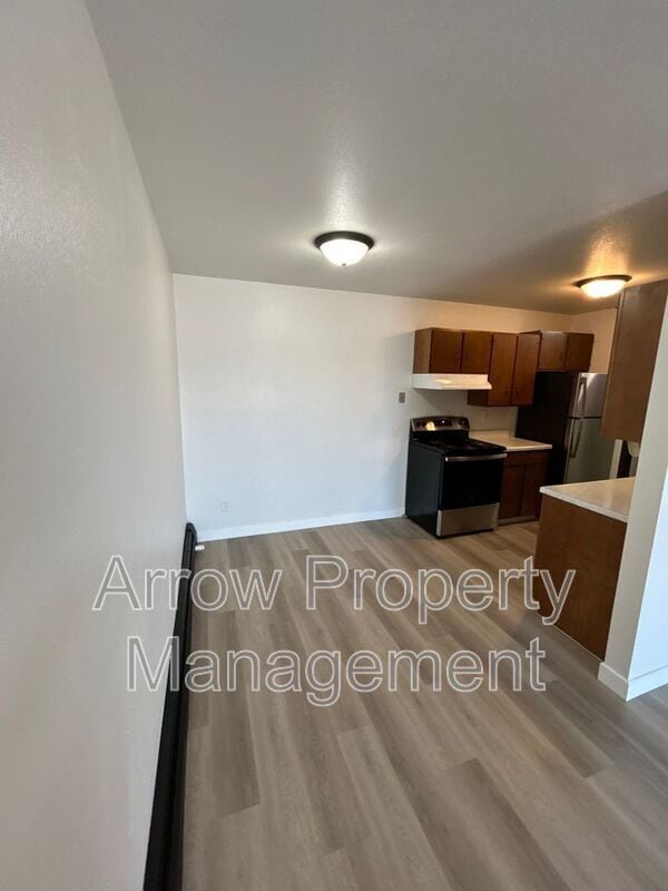 Building Photo - 215 E Arbor Ave