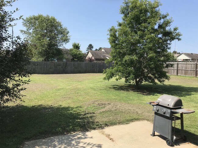 Building Photo - 214 Eagles Nest Ln