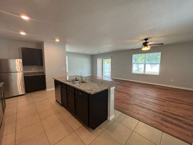 Building Photo - 5006 Willow Breeze Wy