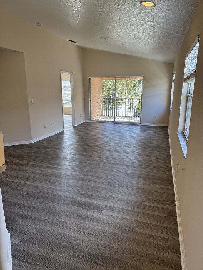 Foto del edificio - 26741 Little John Ct