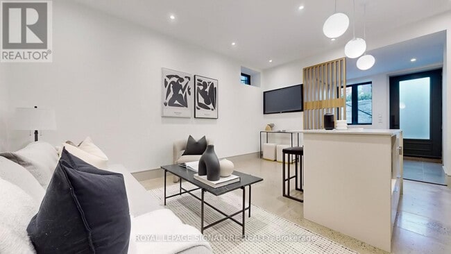 Building Photo - 82 Gough Ave