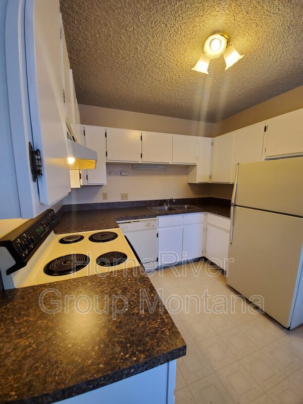 Building Photo - 909 Pattee Creek Dr