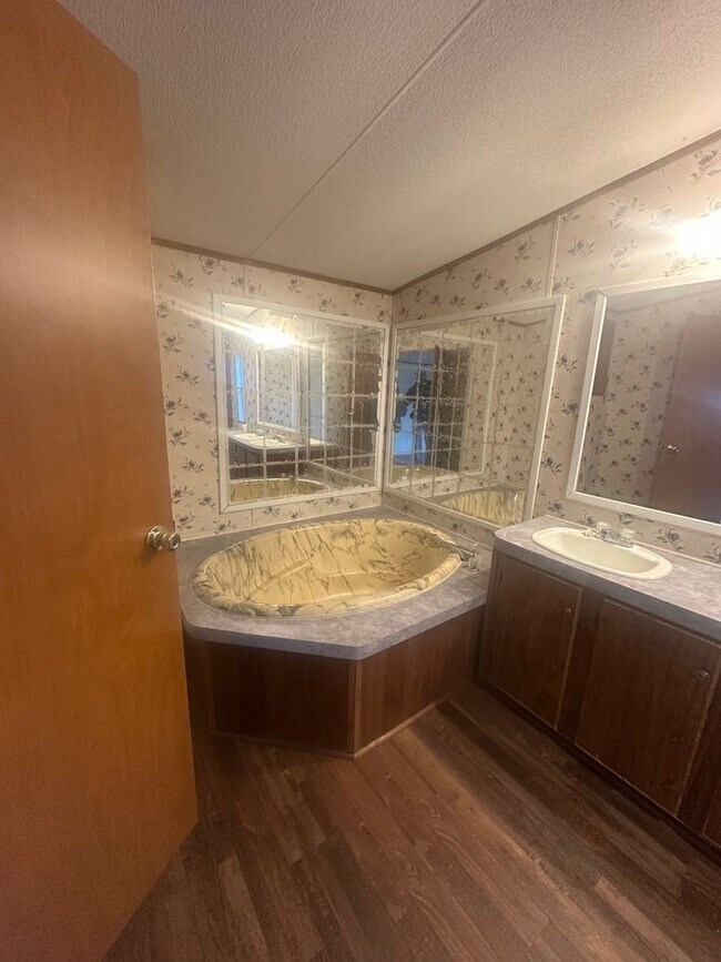 Foto del edificio - 3 Bed/2 Bath Mobile Home