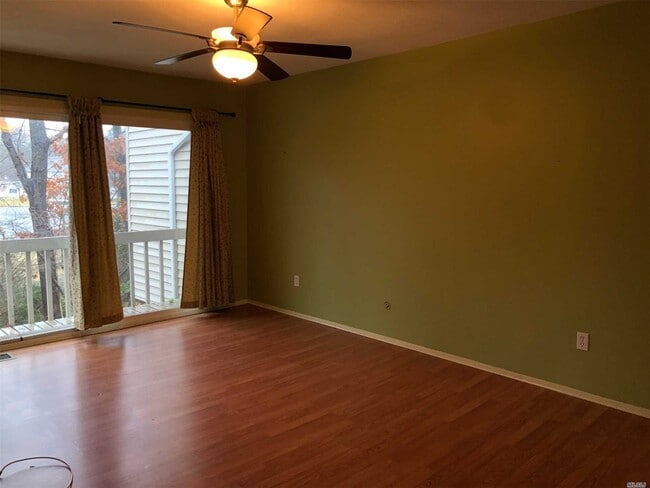 Building Photo - 200 Springmeadow Dr
