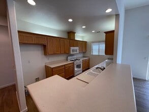 Building Photo - 143 Headwaters Rd